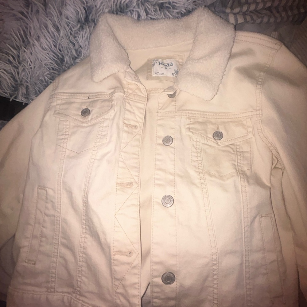 Women’s/juniors, mudd lightweight, cream Jean jacket with fleece collar size M
